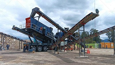 Mobile Stone Crusher Plant for Construction Waste Recycling